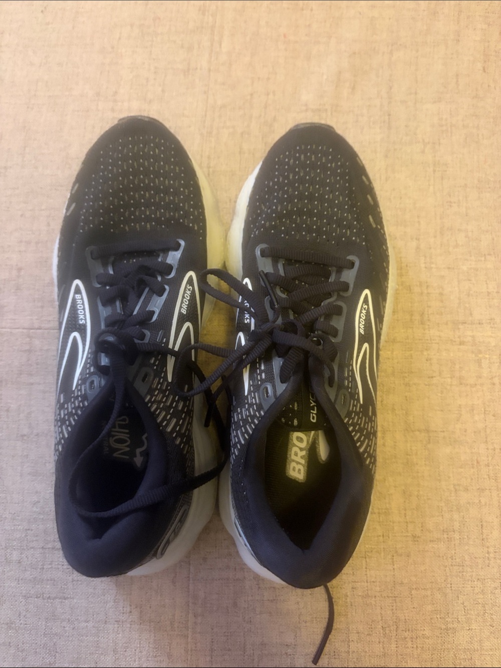 Brooks Black and White Womens Running Shoes